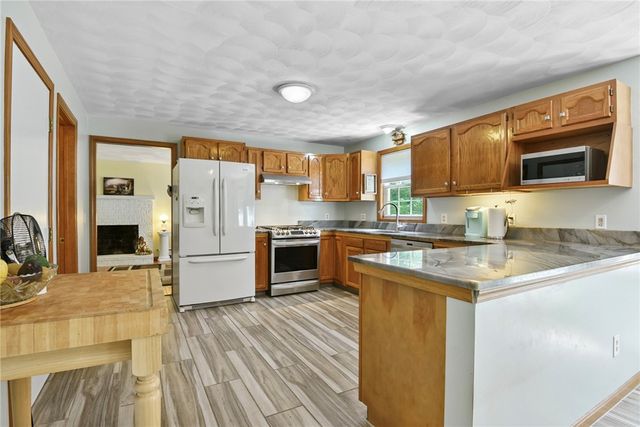 6 Ferris Drive, Coventry, RI 02816