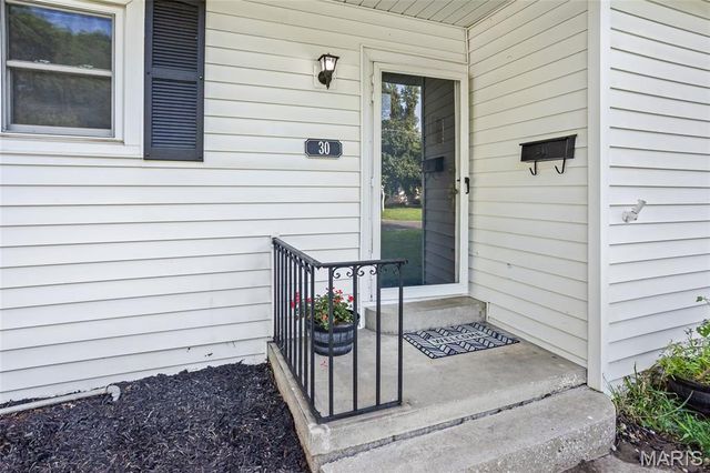 30 Apple Tree Lane, Belleville, IL 62221
