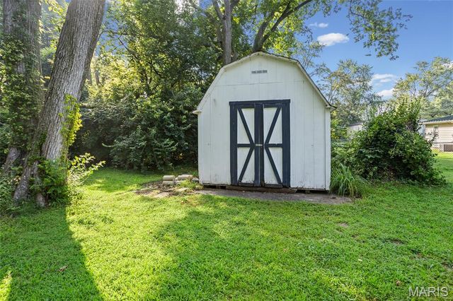 30 Apple Tree Lane, Belleville, IL 62221