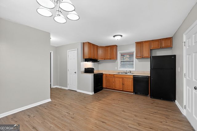 996 Forest Valley Drive SE, Atlanta, GA 30354