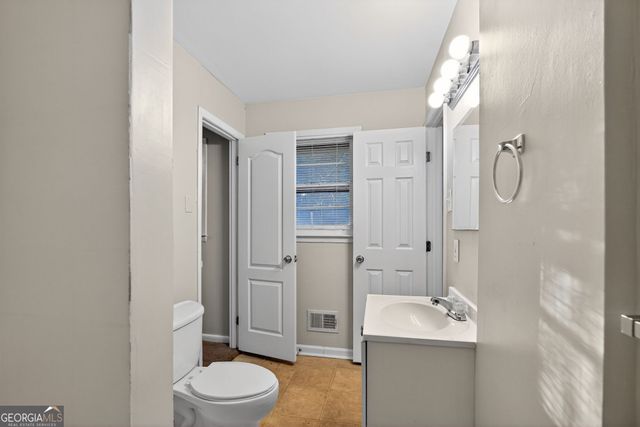 996 Forest Valley Drive SE, Atlanta, GA 30354