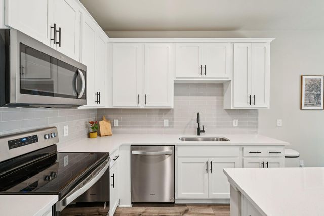 8412 Hidden Bakers Trace, North Charleston, SC 29418