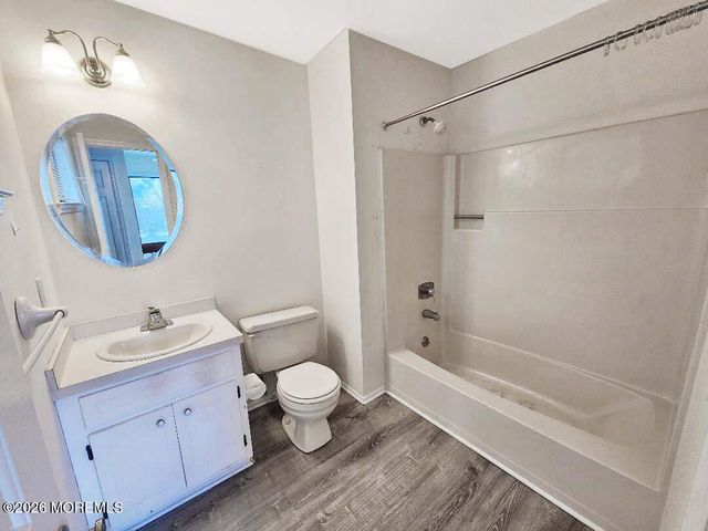 126 Tower Hill Drive 205, Red Bank, NJ 07701