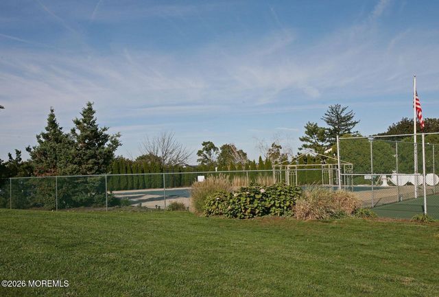 126 Tower Hill Drive 205, Red Bank, NJ 07701