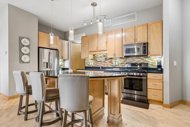 317 Groveland Avenue 714, Minneapolis, MN 55403