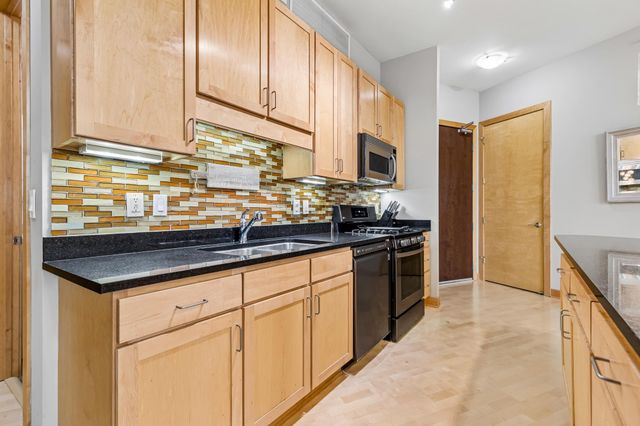 317 Groveland Avenue 714, Minneapolis, MN 55403