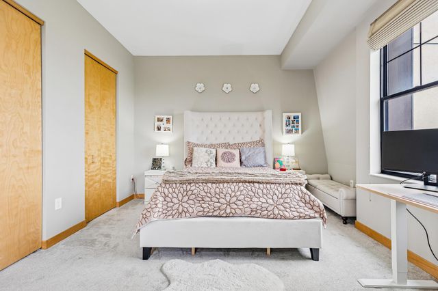 317 Groveland Avenue 714, Minneapolis, MN 55403
