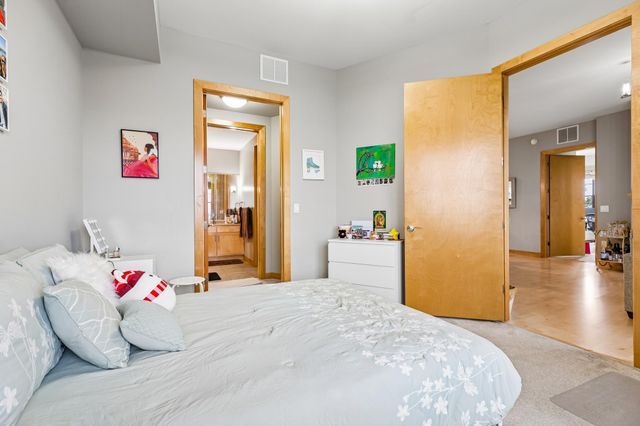 317 Groveland Avenue 714, Minneapolis, MN 55403