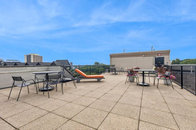 317 Groveland Avenue 714, Minneapolis, MN 55403