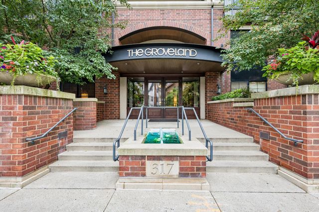 317 Groveland Avenue 714, Minneapolis, MN 55403