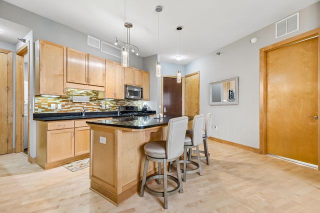 317 Groveland Avenue 714, Minneapolis, MN 55403