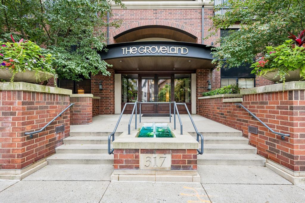 317 Groveland Avenue 714, Minneapolis, MN 55403 — photo 3