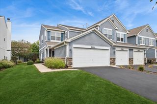 2416 Golf Ridge Circle 2416, Naperville, IL 60563