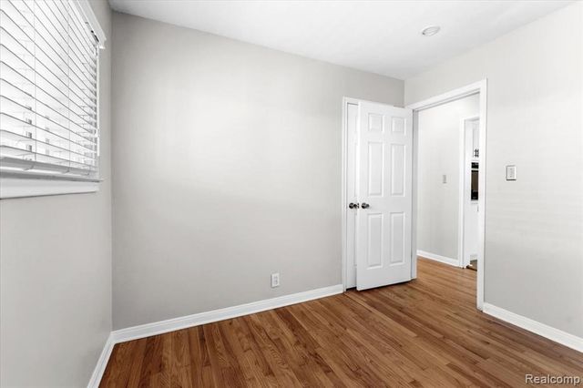 9929 Carter Avenue, Allen Park, MI 48101