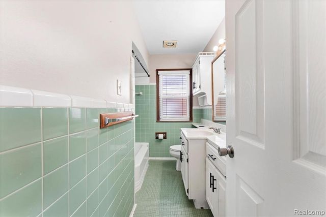 9929 Carter Avenue, Allen Park, MI 48101