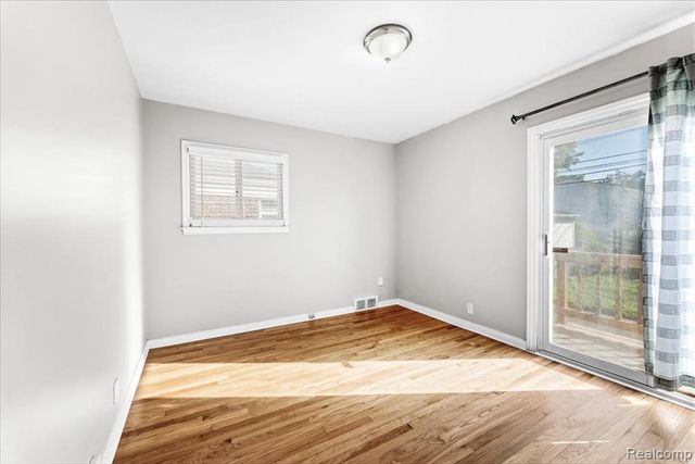 9929 Carter Avenue, Allen Park, MI 48101
