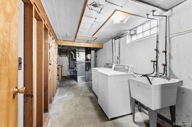 9929 Carter Avenue, Allen Park, MI 48101