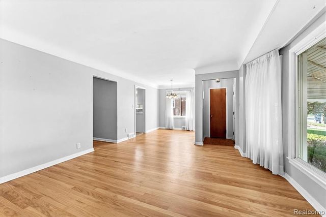 9929 Carter Avenue, Allen Park, MI 48101