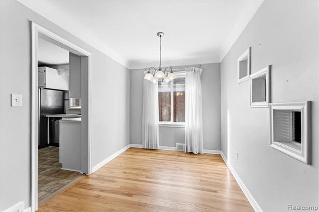 9929 Carter Avenue, Allen Park, MI 48101