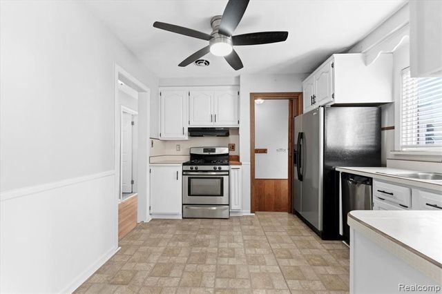 9929 Carter Avenue, Allen Park, MI 48101