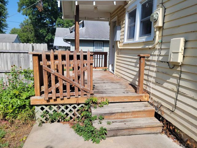 1421 E 2nd Ave, Winfield, KS 67156