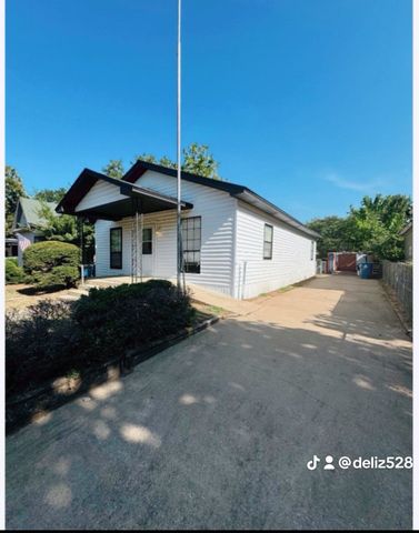 715 W Monterey Street, Denison, TX 75020