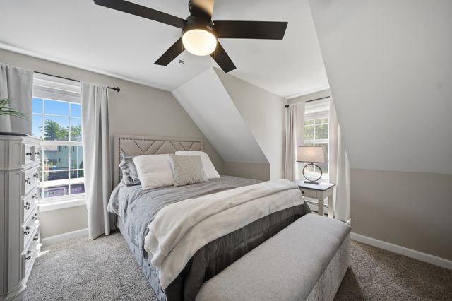 27 Old Manchester Road, Raymond, NH 03077