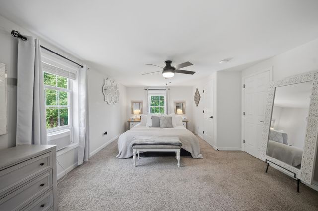 27 Old Manchester Road, Raymond, NH 03077
