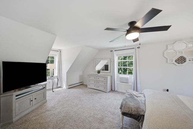 27 Old Manchester Road, Raymond, NH 03077