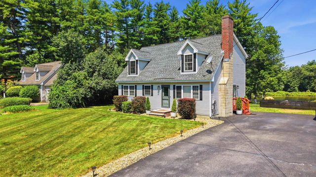 27 Old Manchester Road, Raymond, NH 03077
