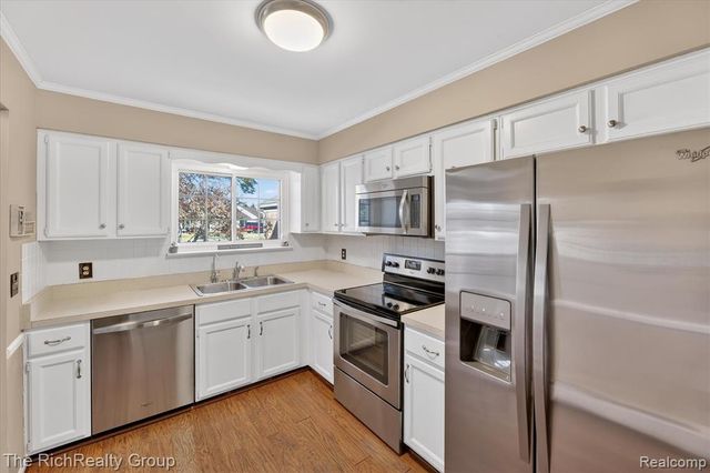 12116 Shenandoah Drive, South Lyon, MI 48178