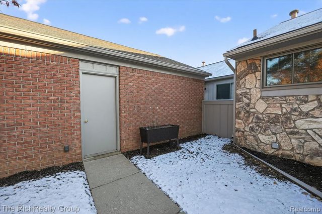 12116 Shenandoah Drive, South Lyon, MI 48178