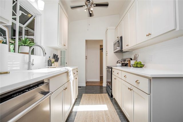 1 Rader Lane, Bella Vista, AR 72715