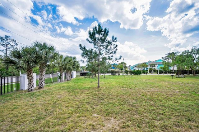 455 ALT 19 S 83, Palm Harbor, FL 34683