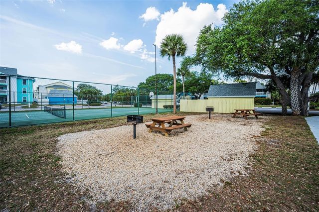 455 ALT 19 S 83, Palm Harbor, FL 34683