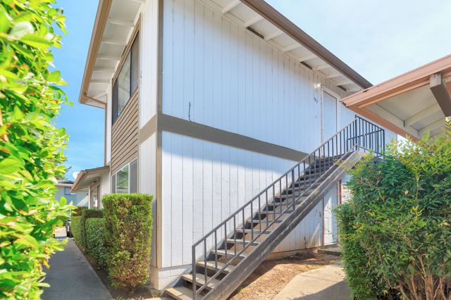 419 NE Silverwood Place, Grants Pass, OR 97526