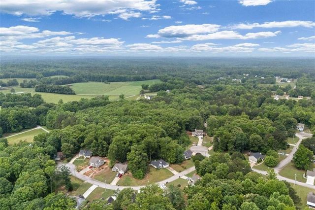 79 Country Farms Way, Rockmart, GA 30153