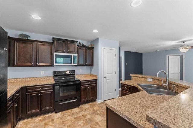 79 Country Farms Way, Rockmart, GA 30153