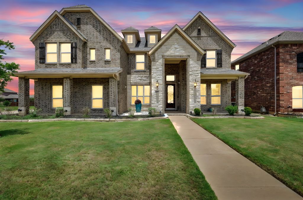 1607 Montelena Avenue, Kennedale, TX 76060