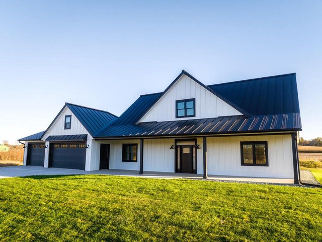 W4051 Twin Creeks ROAD, La Crosse, WI 54601