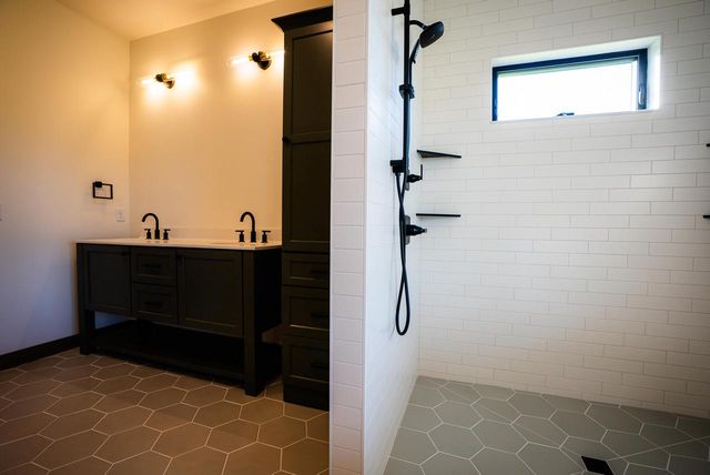 W4051 Twin Creeks ROAD, La Crosse, WI 54601