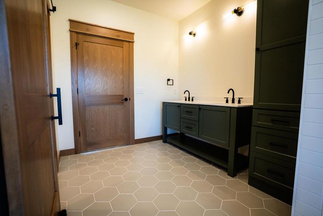 W4051 Twin Creeks ROAD, La Crosse, WI 54601