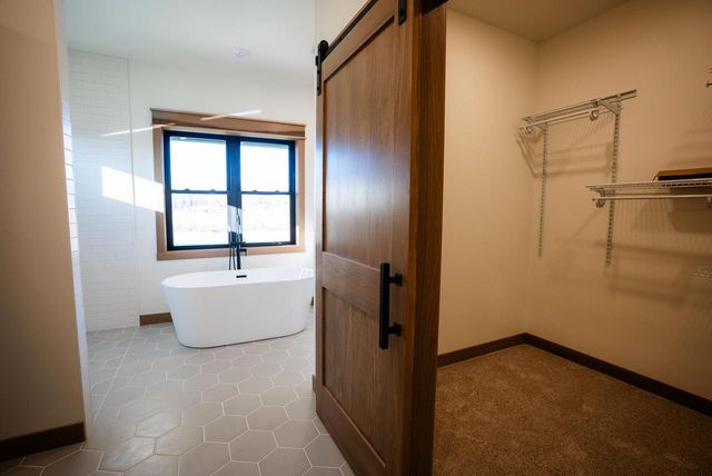 W4051 Twin Creeks ROAD, La Crosse, WI 54601