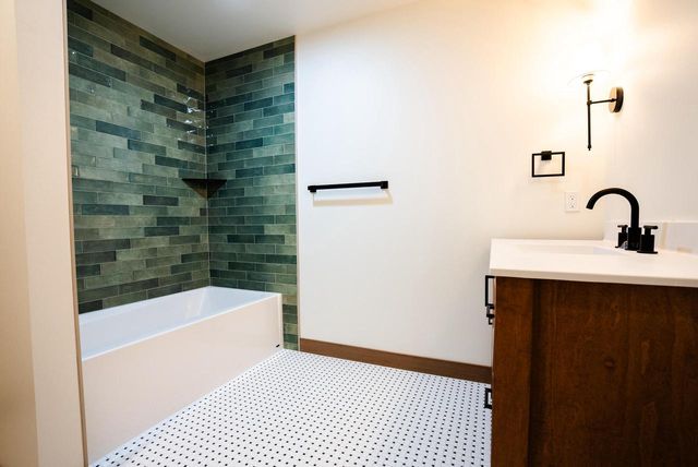 W4051 Twin Creeks ROAD, La Crosse, WI 54601