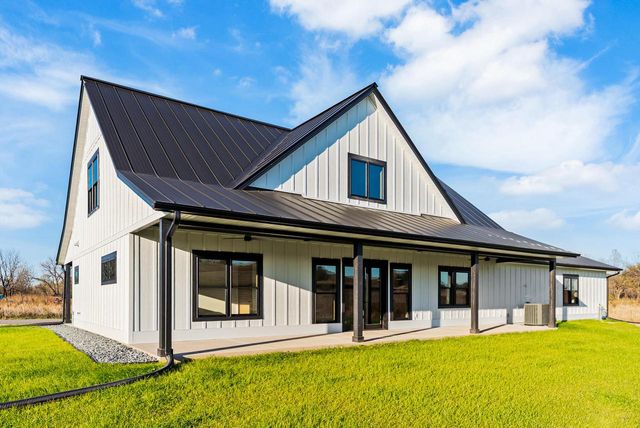 W4051 Twin Creeks ROAD, La Crosse, WI 54601