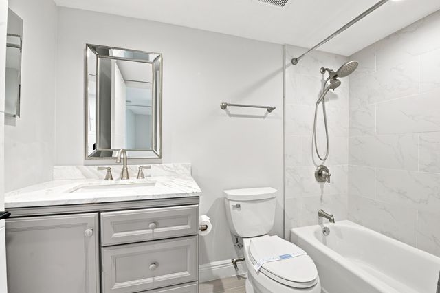 15492 LAKES OF DELRAY Boulevard 101, Delray Beach, FL 33484
