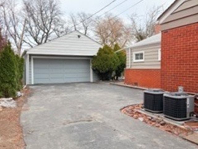 6902 Lyons Street, Morton Grove, IL 60053