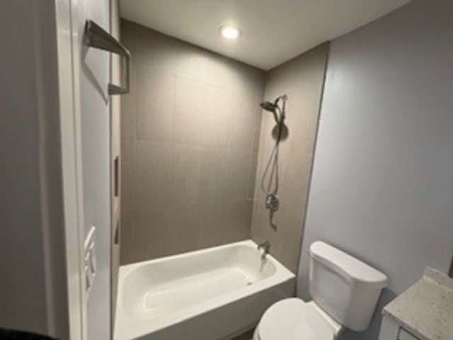 6902 Lyons Street, Morton Grove, IL 60053