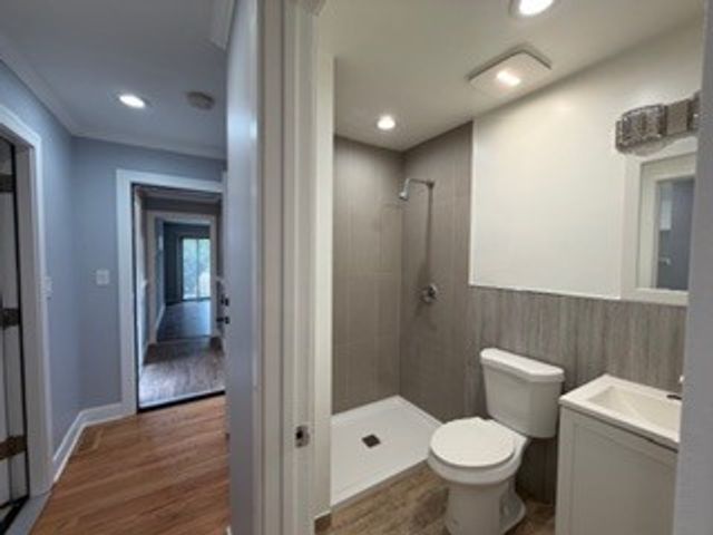 6902 Lyons Street, Morton Grove, IL 60053