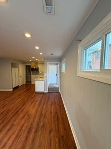 6902 Lyons Street, Morton Grove, IL 60053